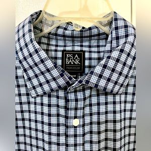 Jos. A Bank Traveler Shirt XL Blue Plaid Button Down Casual Gingham Slim Fit Top
